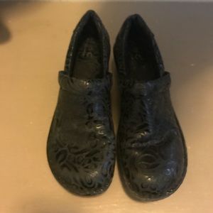 Boc by born clogs